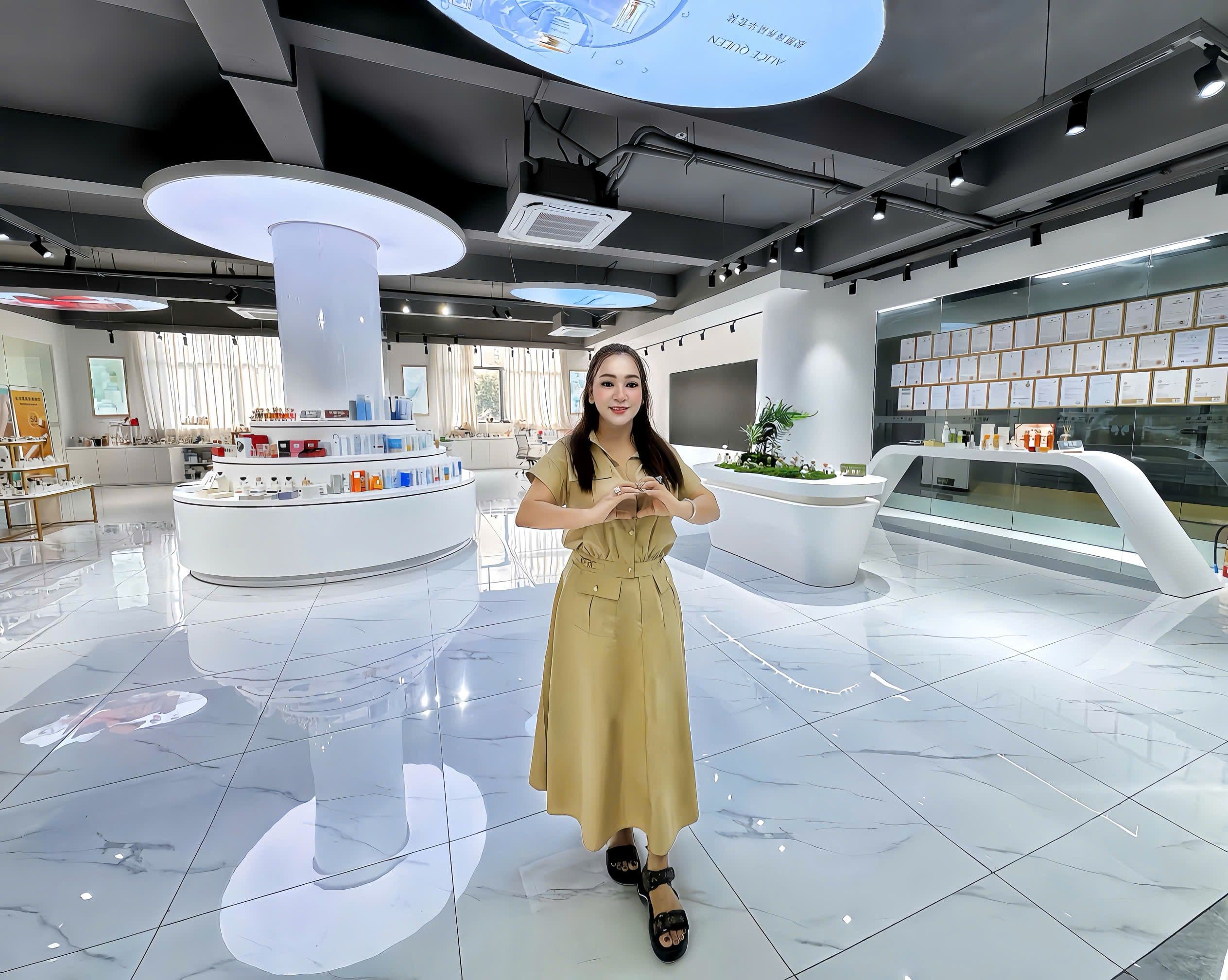 Tập đoàn Calgary thăm, làm việc với Tập đoàn Aiqi Biotechnology Co.,Ltd., tại Trung Quốc